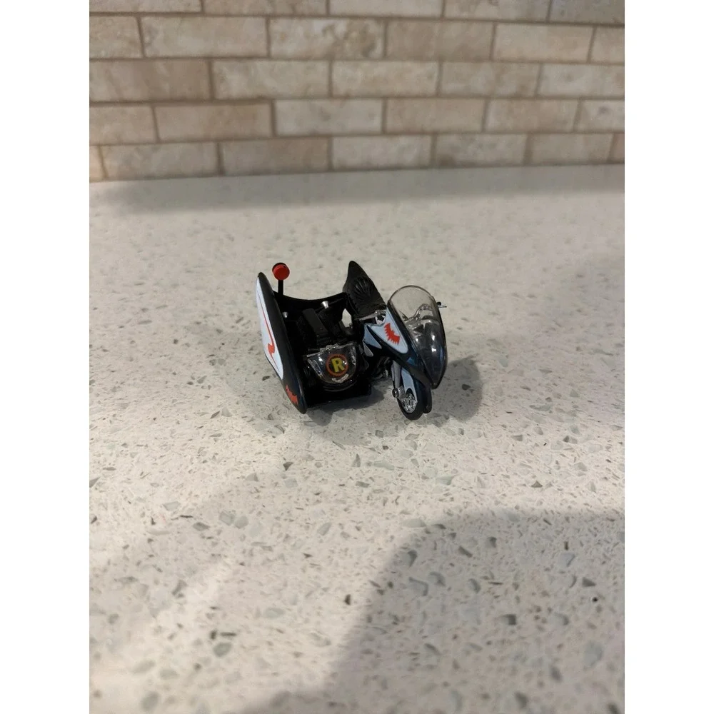 DC  1966 Classic TV Series Batman Batcycle And Sidecar